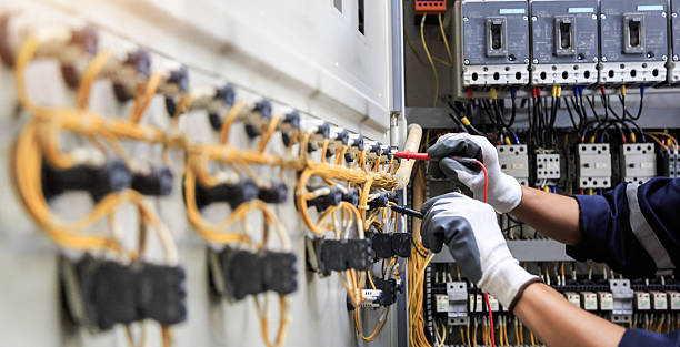 Professional Electrician technician working in New Albany, IN